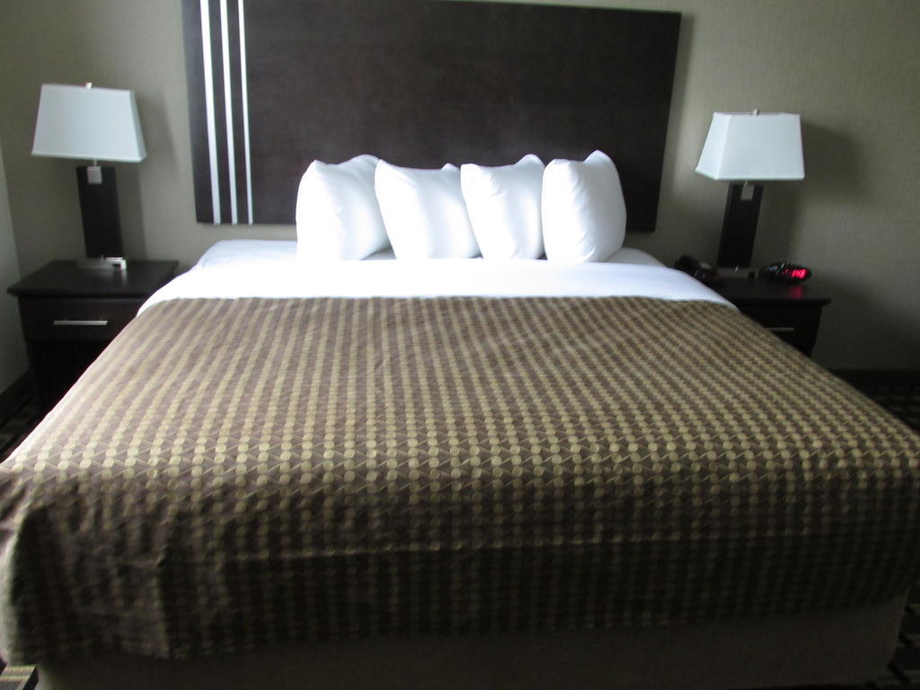 Sigma Inn & Suites Melville Номер фото