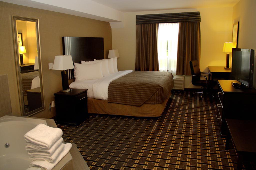 Sigma Inn & Suites Melville Екстер'єр фото