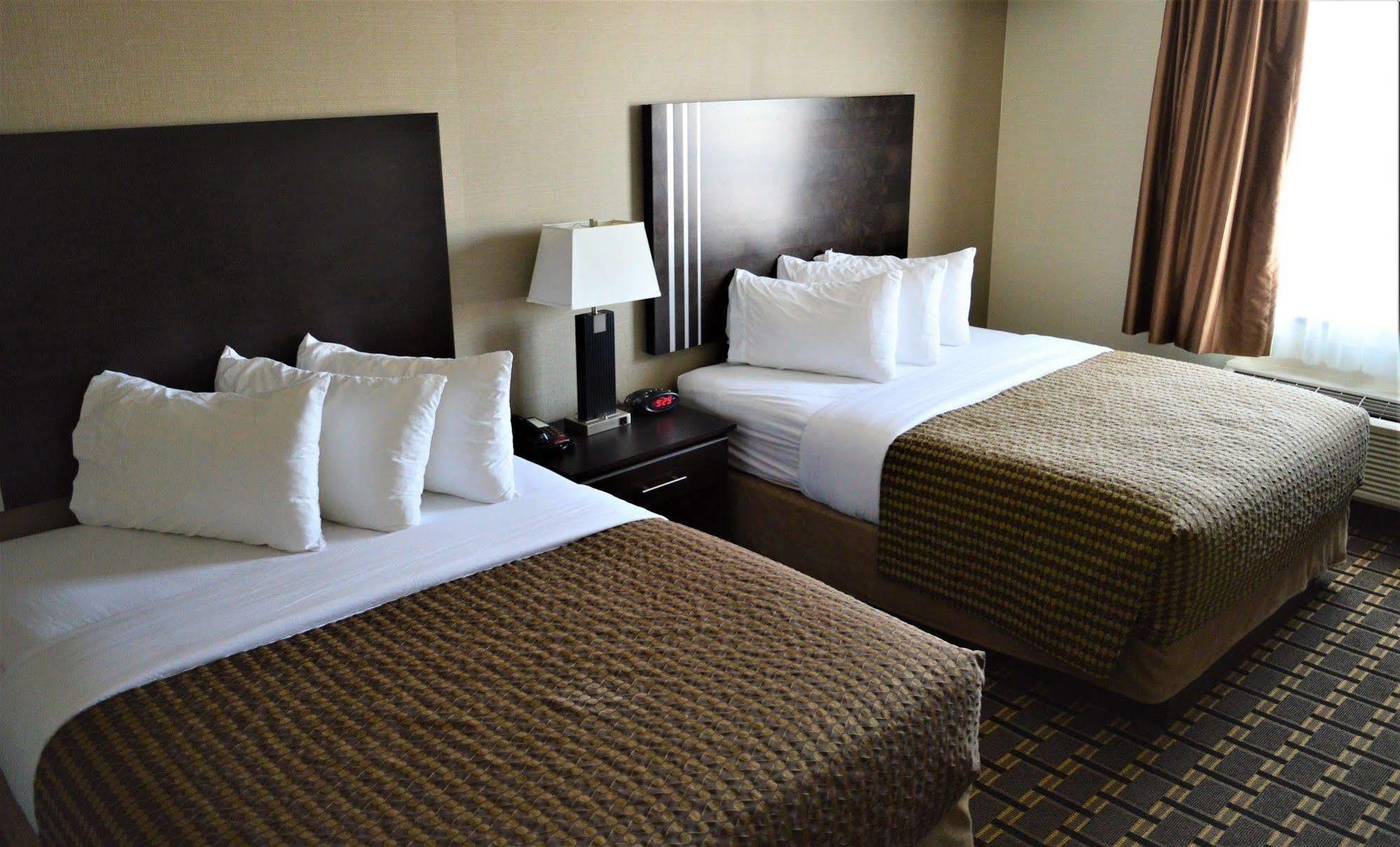 Sigma Inn & Suites Melville Екстер'єр фото