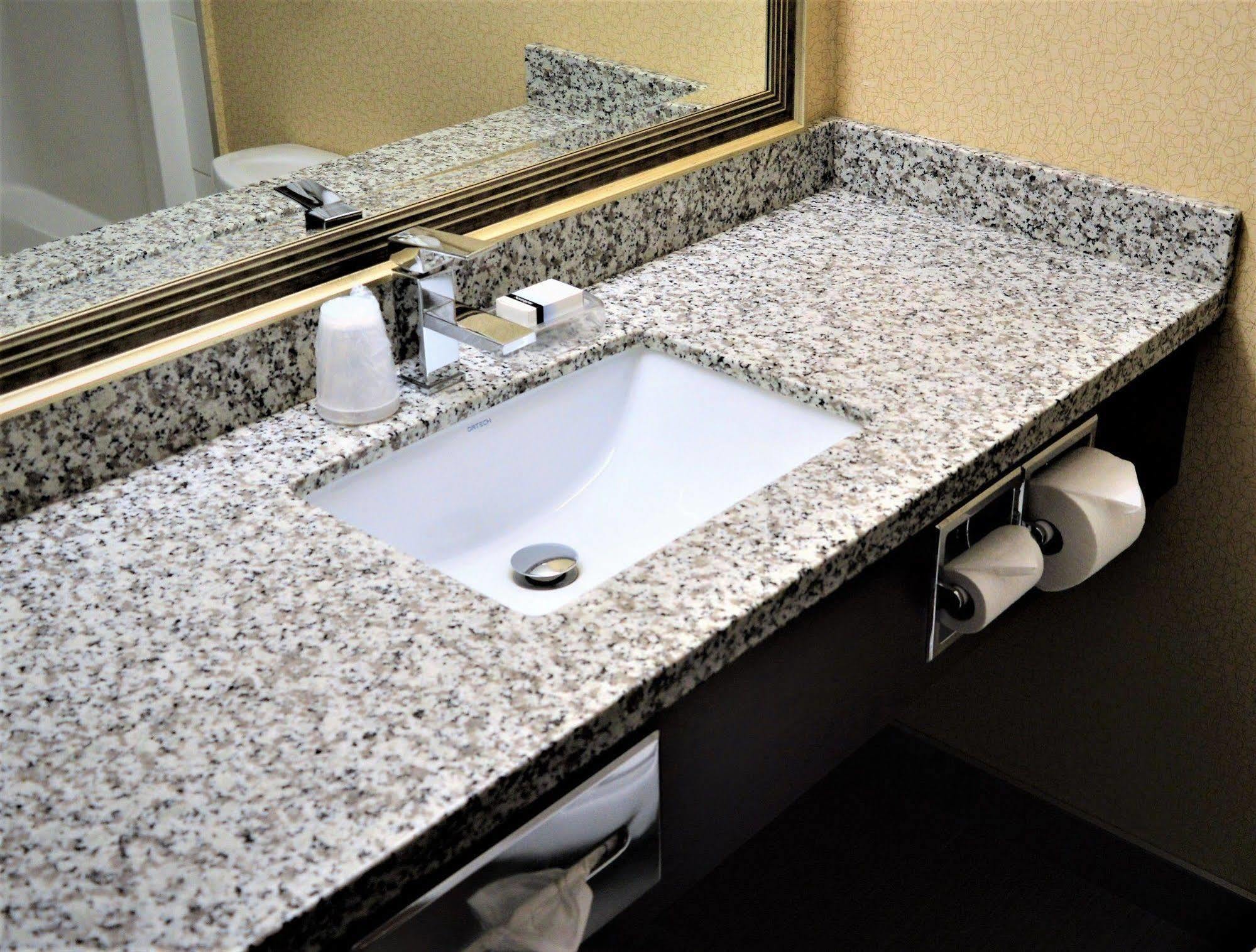 Sigma Inn & Suites Melville Екстер'єр фото